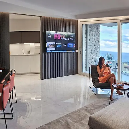 Cora Luxury Apartament *